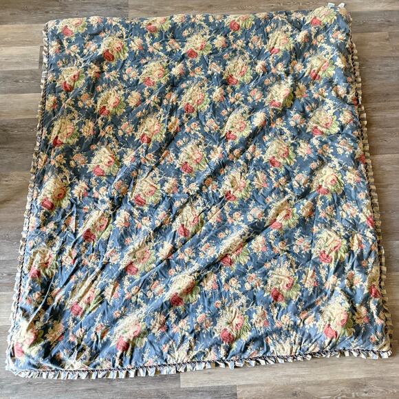 Waverly Sanctuary Rose Modern Farmhouse Floral Reversible Comforter 80"x90" - Picture 4 of 16